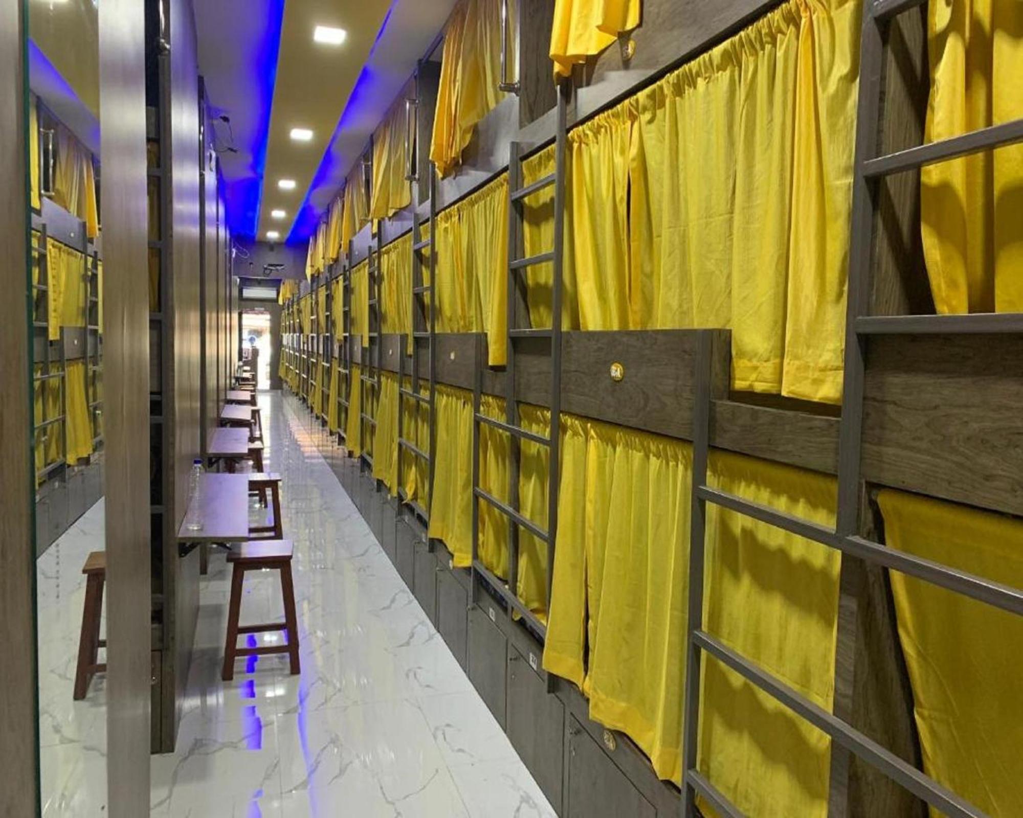 Neenava Dormitory Asalpha Mumbai Exteriör bild